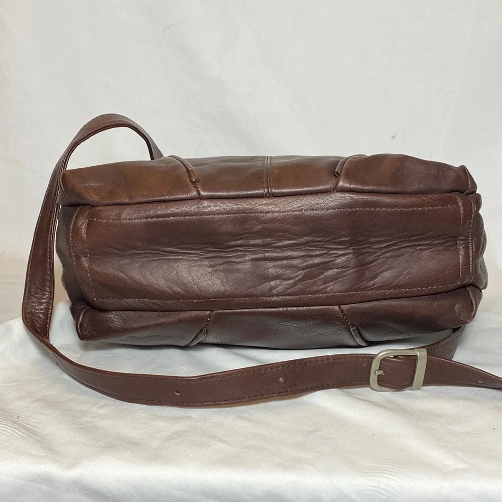 Brown Leather Crossbody/Shoulder Bag made in Bogota,Columbia - Picture 6 of 12